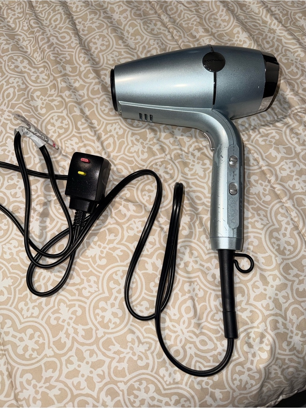 InfinitiPRO by Conair SmoothWrap hair dyer with Dual Ion Therapy